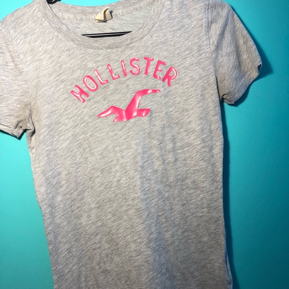 Hollister Tops - T shirt
